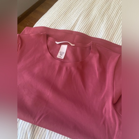 Victoria Secret Base Stretch Short Sleeve Tee Medium NWOT - Picture 1 of 6